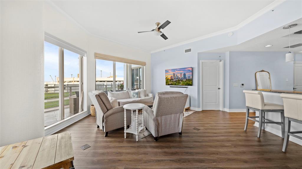 Tampa, Florida, 33602, United States, 2 Bedrooms Bedrooms, ,2 BathroomsBathrooms,Residential,For Sale,1935237