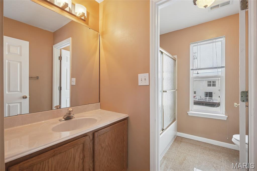 O'Fallon, Missouri, 63368, United States, 4 Bedrooms Bedrooms, ,4 BathroomsBathrooms,Residential,For Sale,2003320