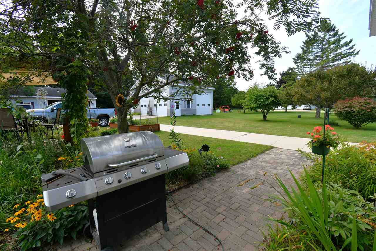 Charlevoix, Michigan, 49720, United States, 5 Bedrooms Bedrooms, ,5 BathroomsBathrooms,Residential,For Sale,1948614