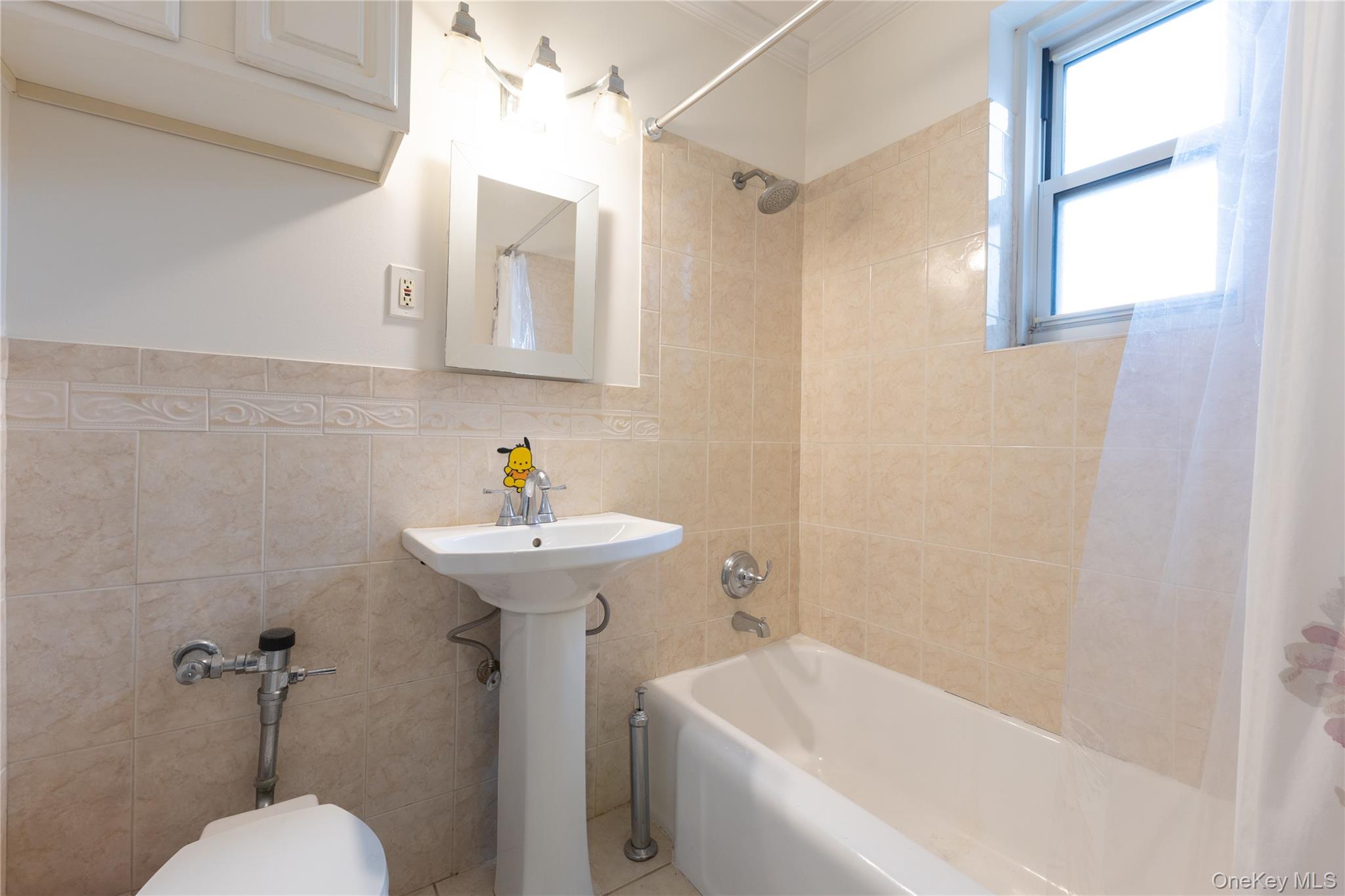 Rego Park, New York, 11374, United States, 3 Bedrooms Bedrooms, ,2 BathroomsBathrooms,Residential,For Sale,1992831