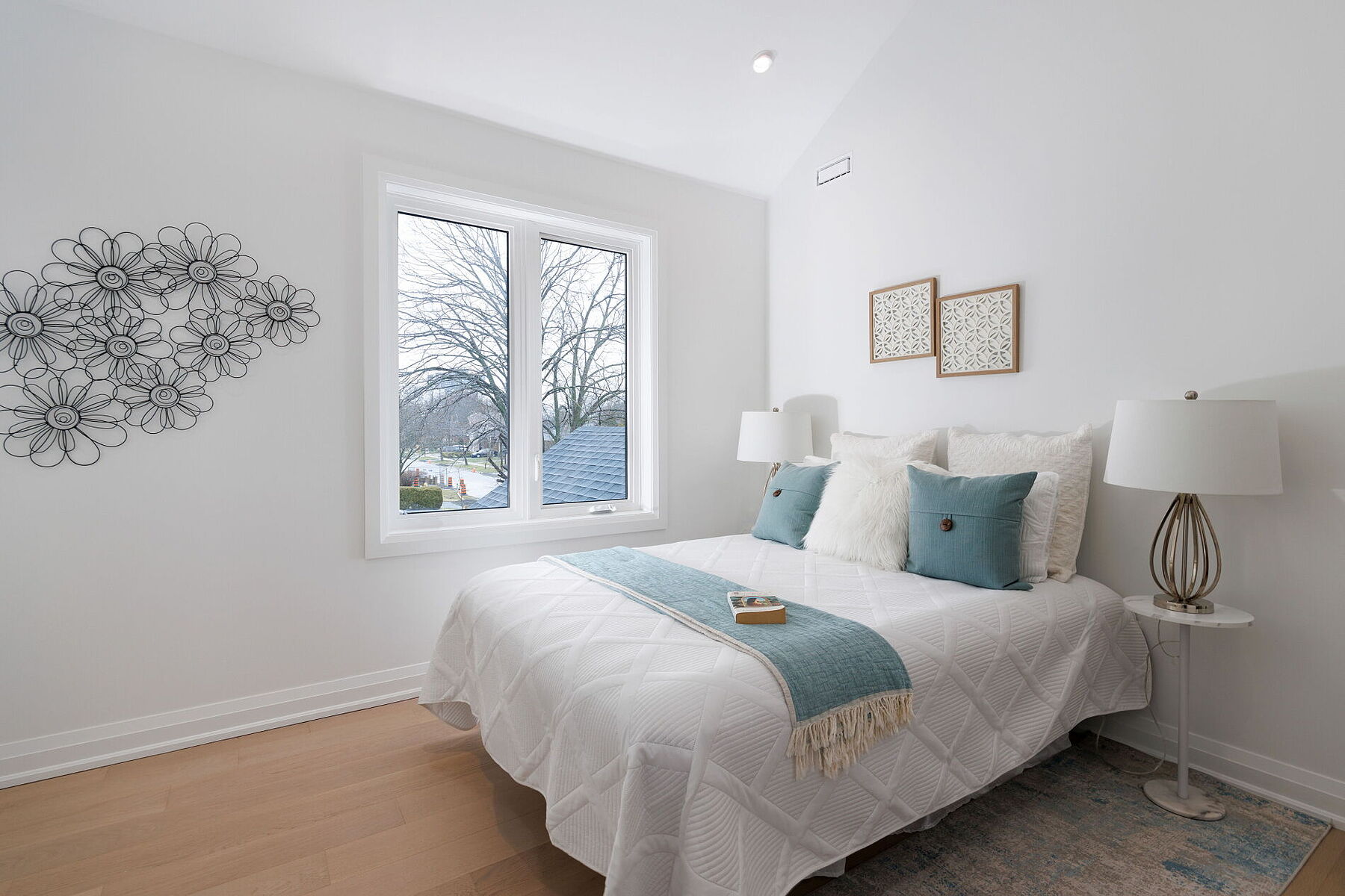  Custom Built Home - 物件實景