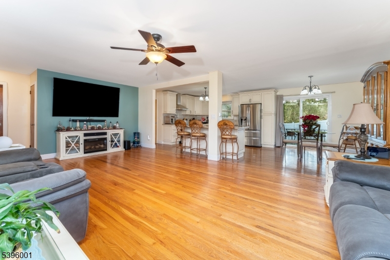 Readington Twp., New Jersey, 08833, United States, 3 Bedrooms Bedrooms, ,3 BathroomsBathrooms,Residential,For Sale,1989255