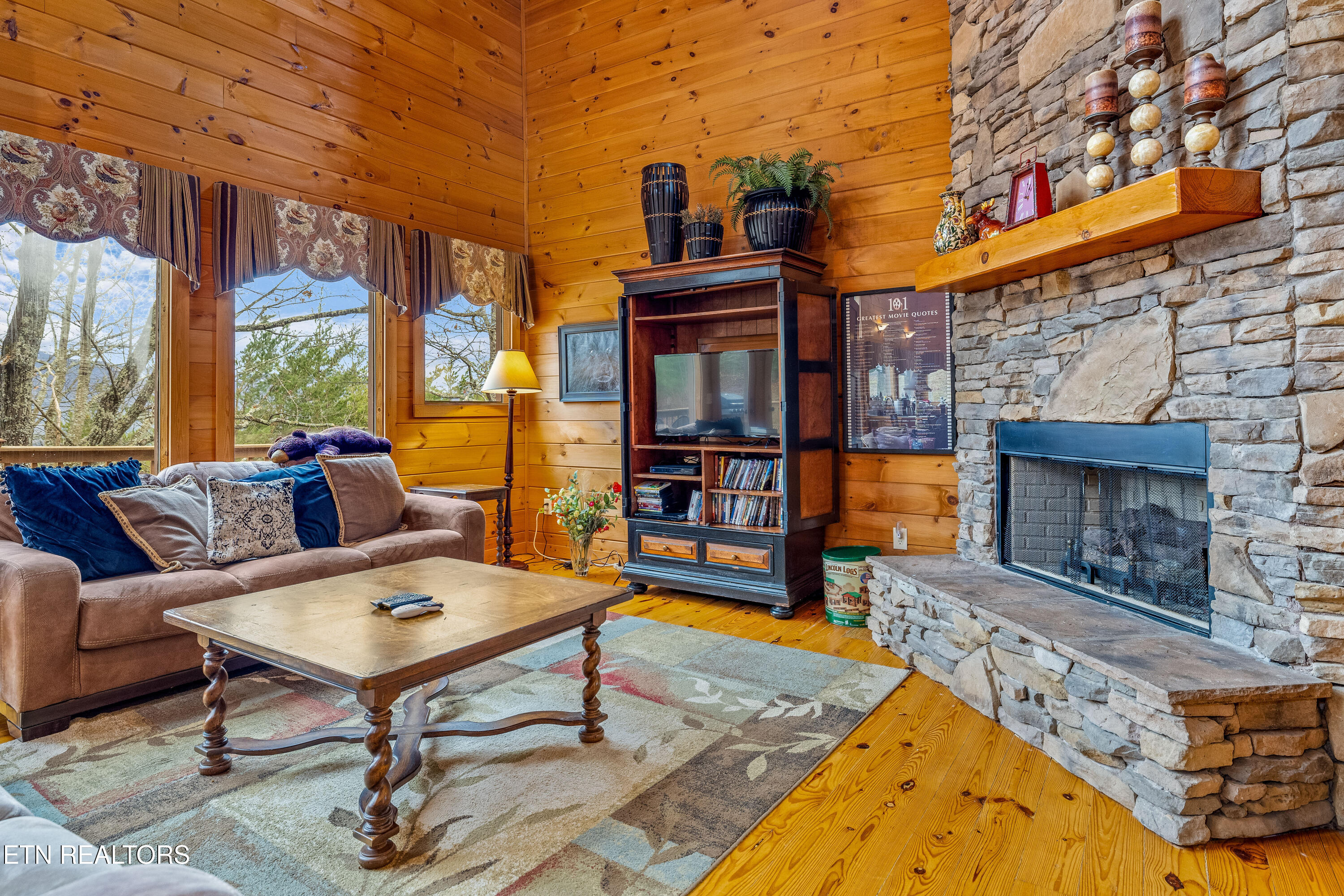Townsend, Tennessee, 37882, United States, 3 Bedrooms Bedrooms, ,3 BathroomsBathrooms,Residential,For Sale,1982274