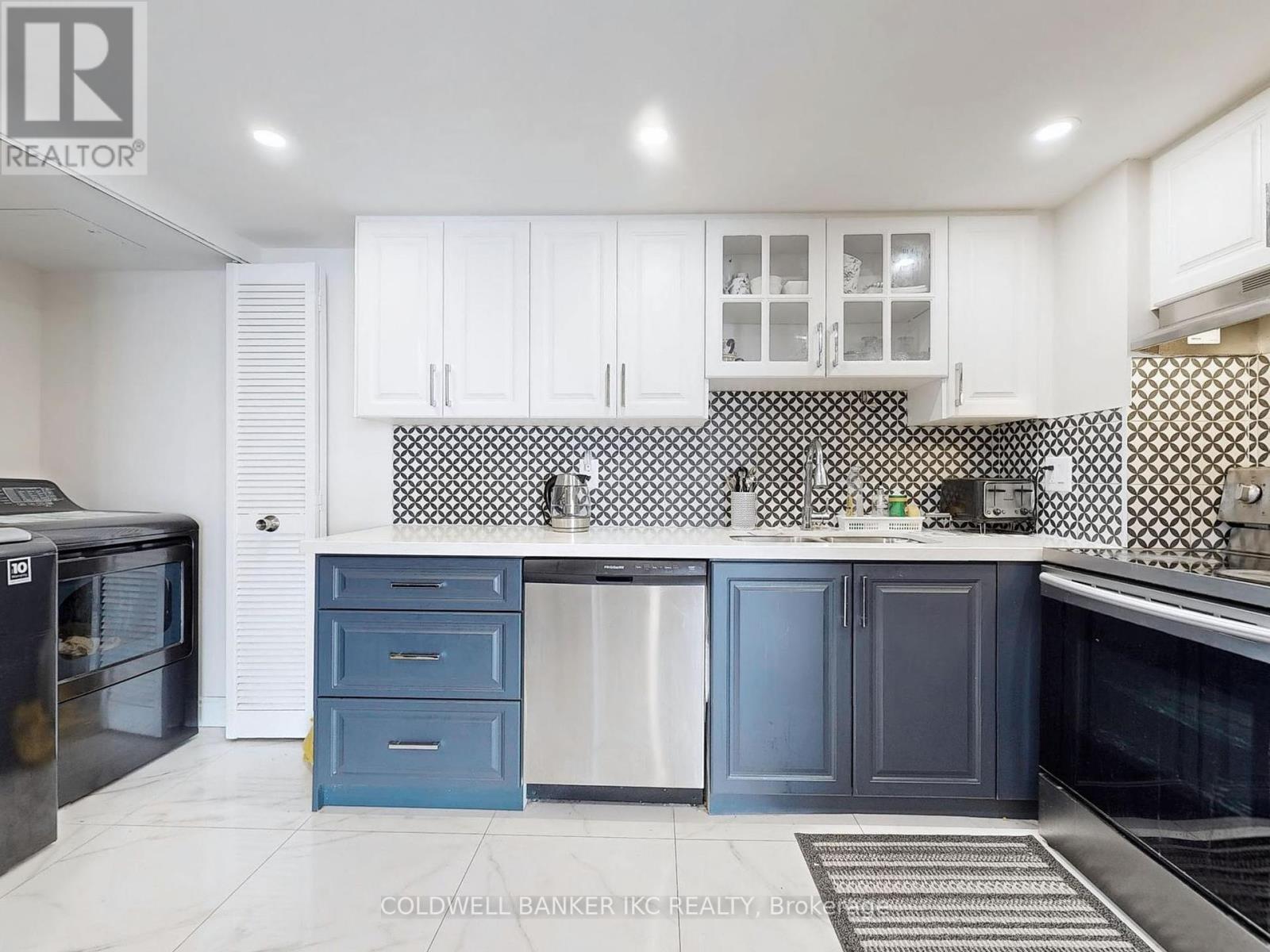 MISSISSAUGA (CITY CENTRE), Ontario, L4Z 1W3, CA, 3 Bedrooms Bedrooms, ,2 BathroomsBathrooms,Residential,For Sale,1913085