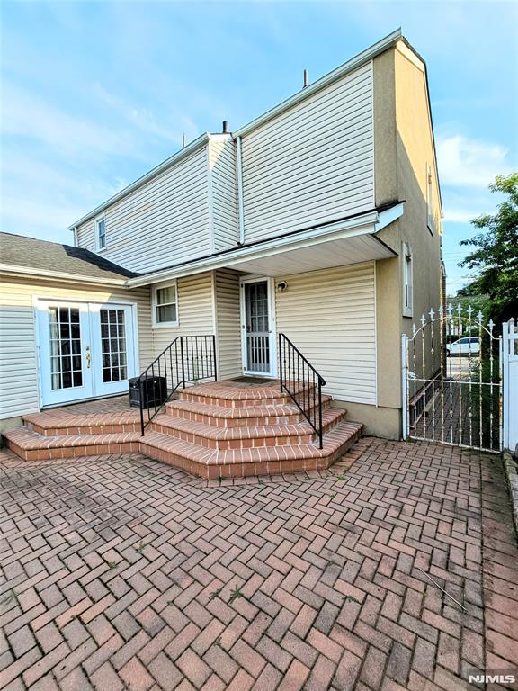 North Arlington, New Jersey, 07071, United States, 3 Bedrooms Bedrooms, ,2 BathroomsBathrooms,Residential,For Sale,1977876