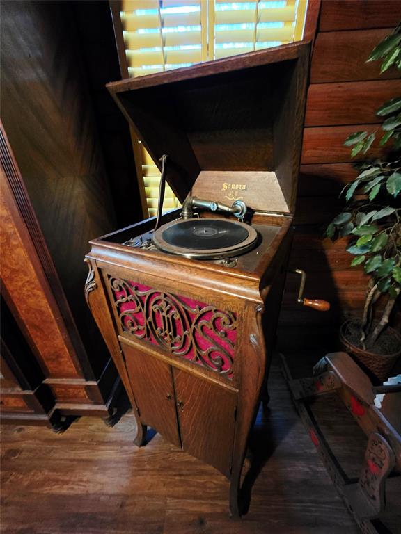 Weatherford, Texas, 76087, United States, 4 Bedrooms Bedrooms, ,2 BathroomsBathrooms,Residential,For Sale,1985670