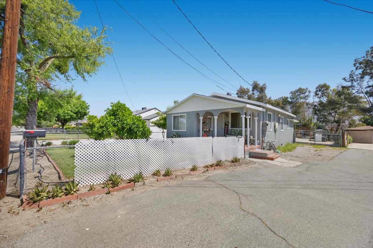 San Jacinto, California, 92583, United States, 6 Bedrooms Bedrooms, ,4 BathroomsBathrooms,Residential,For Sale,1977505