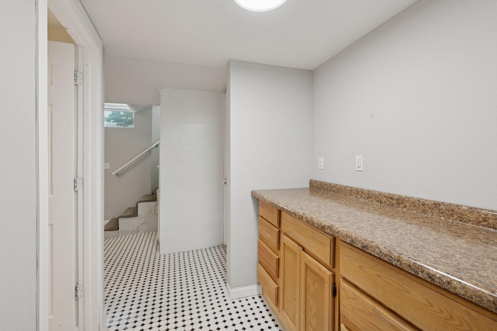 Minneapolis, Minnesota, 55408, United States, ,Residential,For Sale,1821606