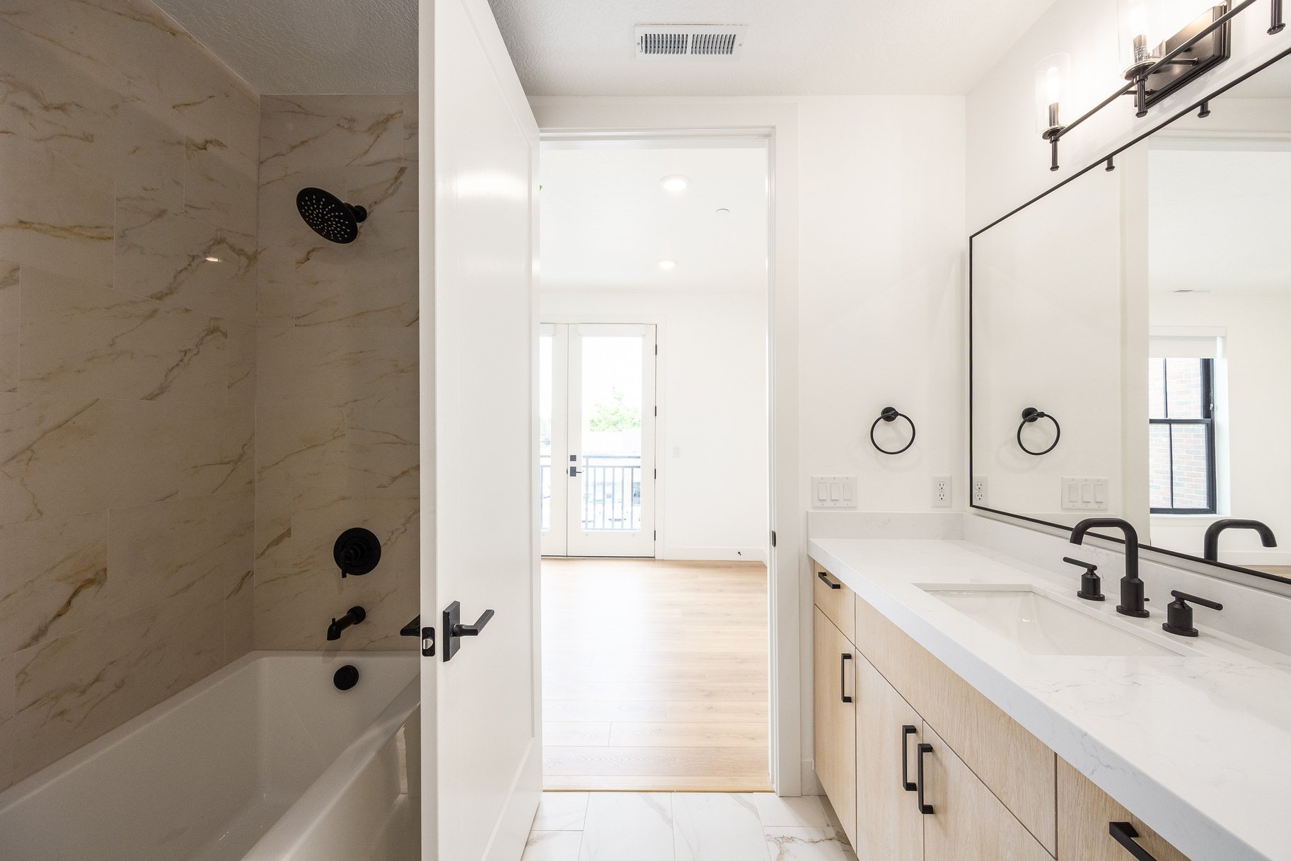  Newly Released Penthouse-Style Living in The Heart of Holladay Village - 物件實景