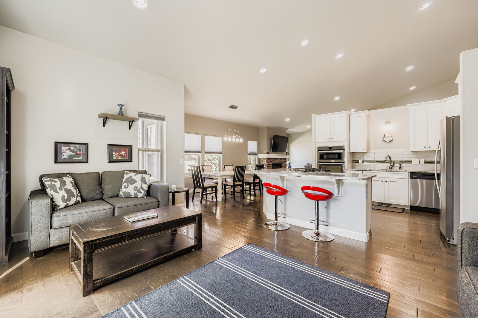Woodland Park, Colorado, 80863, United States, 3 Bedrooms Bedrooms, ,2 BathroomsBathrooms,Residential,For Sale,1908938