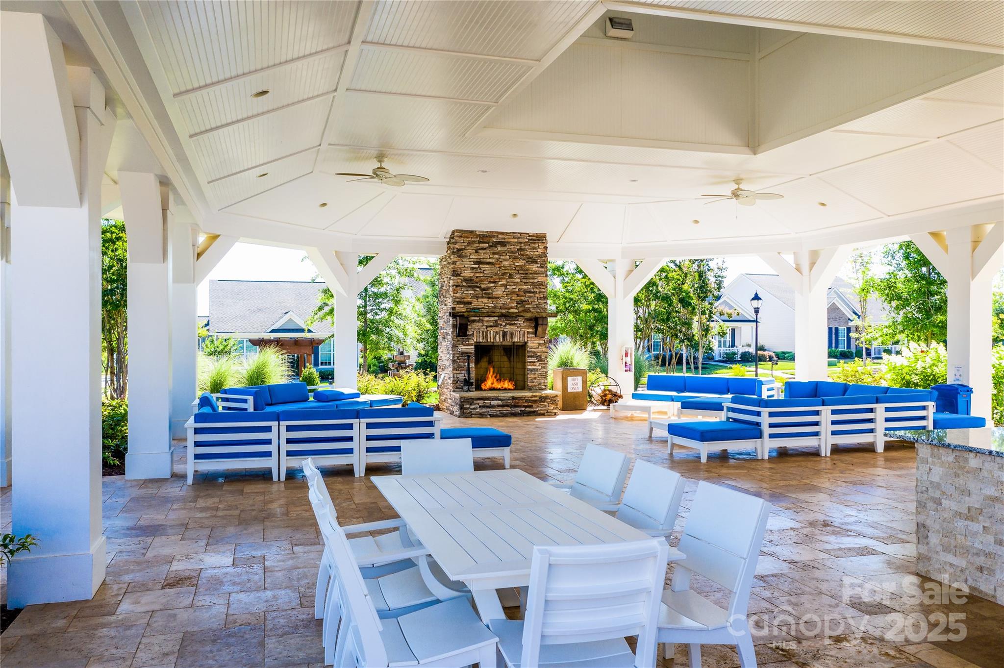 Cornelius, North Carolina, 28031, United States, 3 Bedrooms Bedrooms, ,2 BathroomsBathrooms,Residential,For Sale,1955673