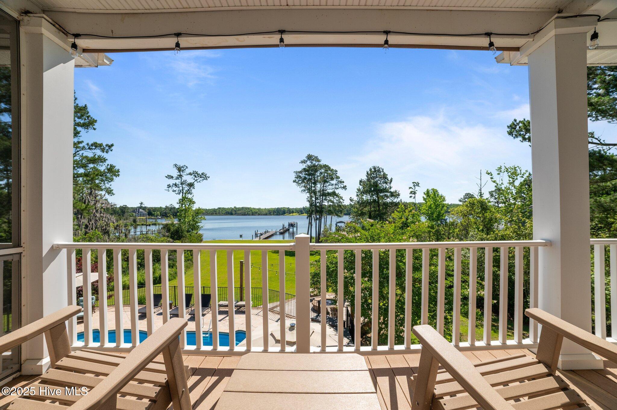 Chocowinity, North Carolina, 27817, United States, 4 Bedrooms Bedrooms, ,5 BathroomsBathrooms,Residential,For Sale,1827727
