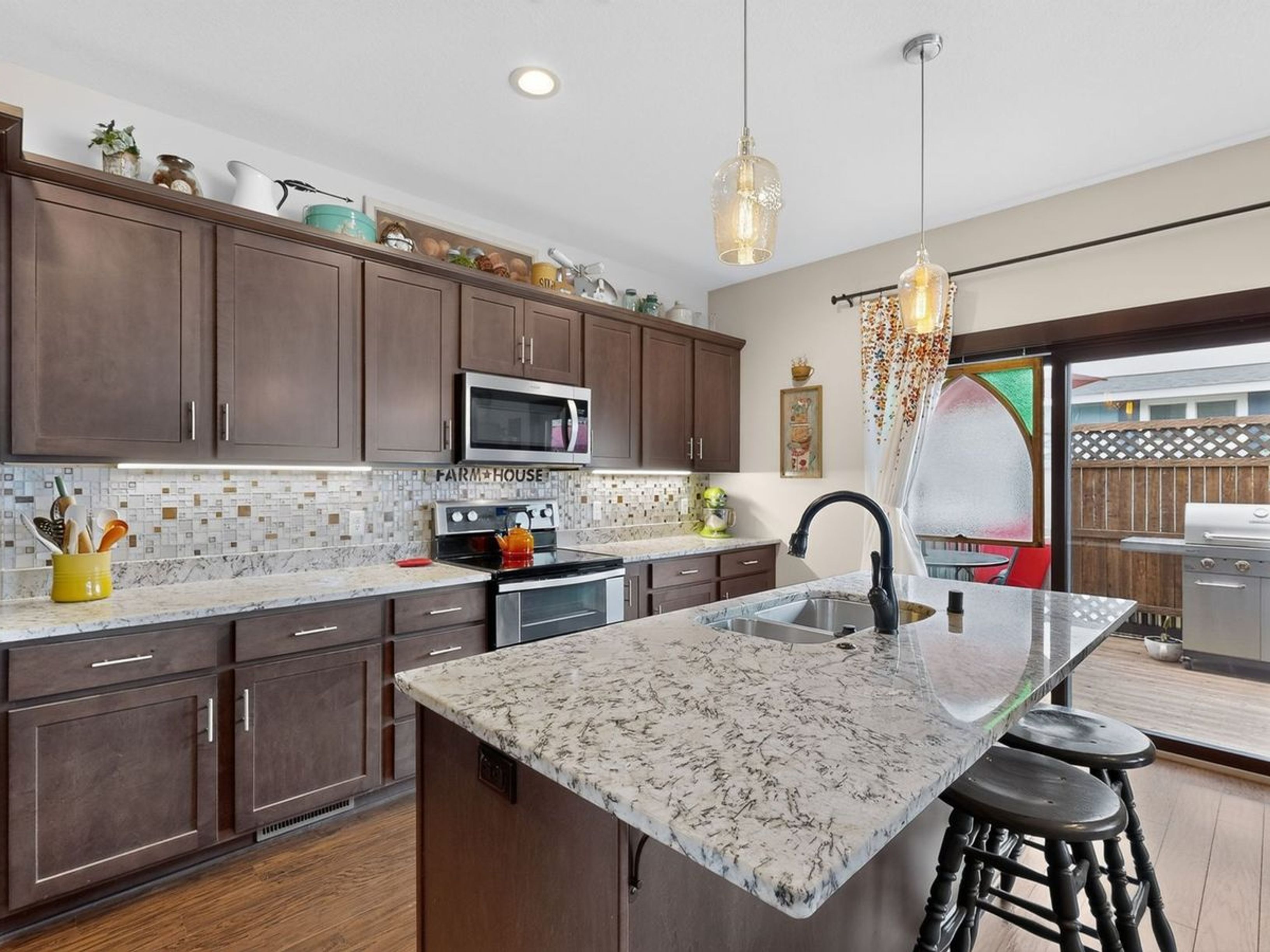  Modern Lake Pepin Retreat with Proven Income Potential - 物件實景