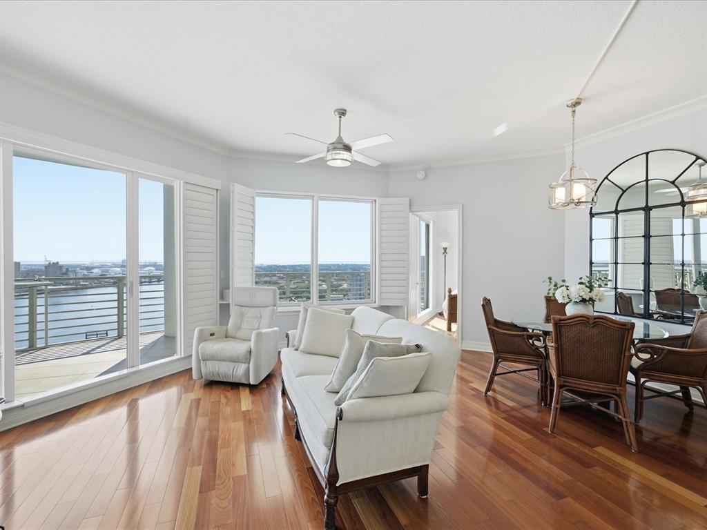 Tampa, Florida, 33602, United States, 2 Bedrooms Bedrooms, ,3 BathroomsBathrooms,Residential,For Sale,2003019