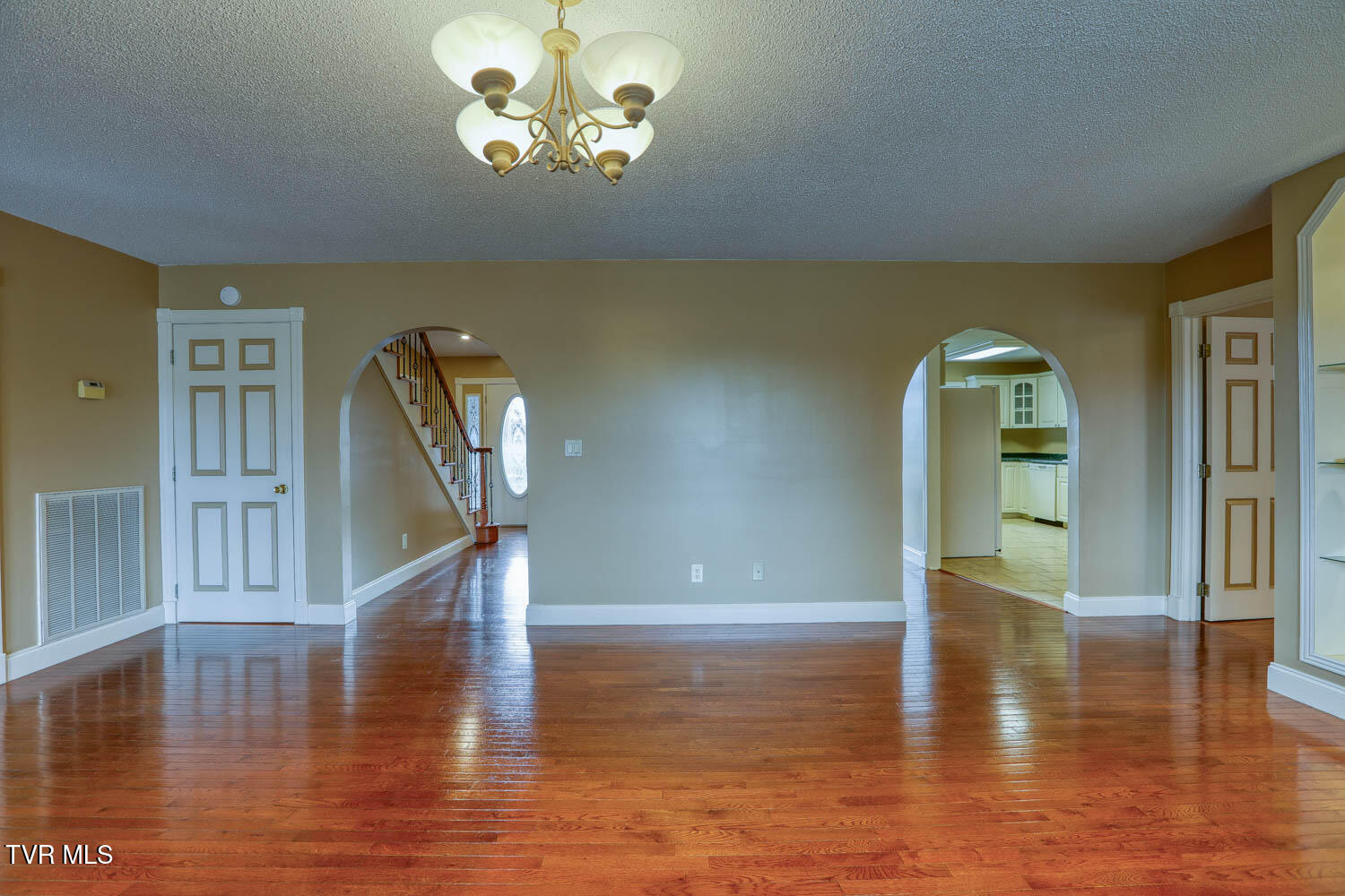 Rogersville, Tennessee, 37857, United States, 4 Bedrooms Bedrooms, ,4 BathroomsBathrooms,Residential,For Sale,2042868