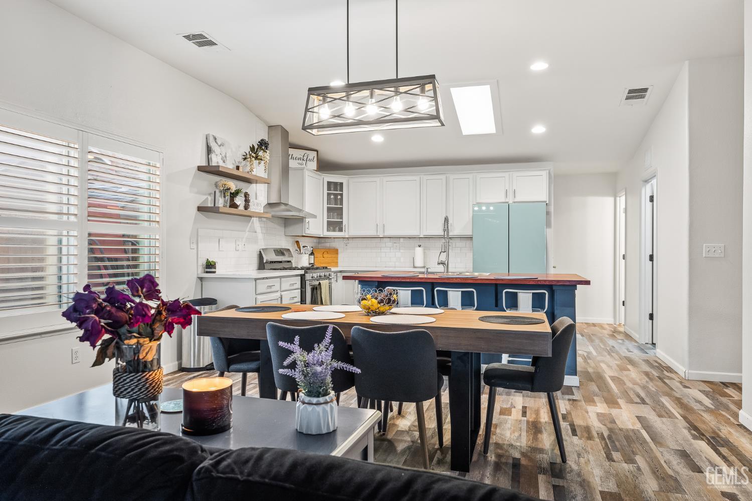 Hanford, California, 93230, United States, 4 Bedrooms Bedrooms, ,2 BathroomsBathrooms,Residential,For Sale,1985699