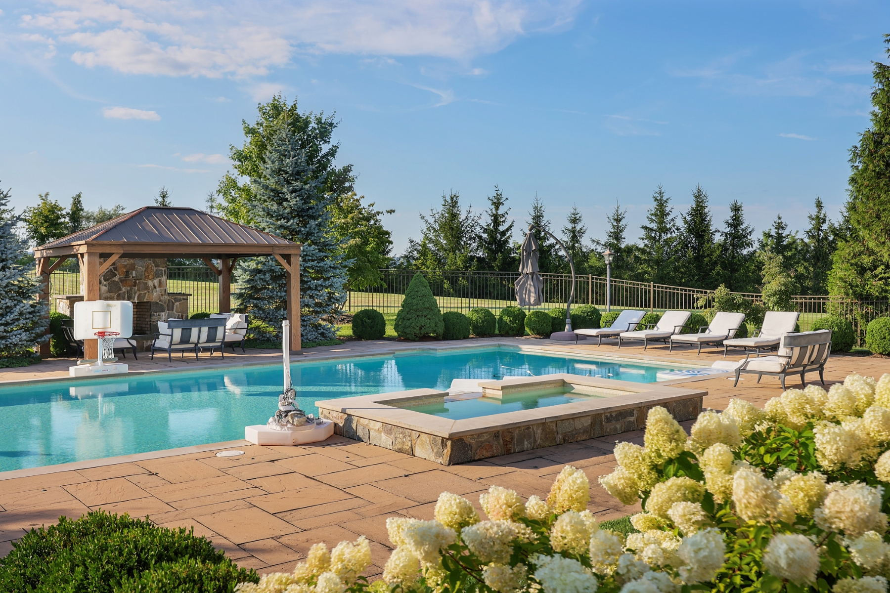  ?River Edge Estates? Timeless Elegance Meets Luxurious Modern Living - 物件實景