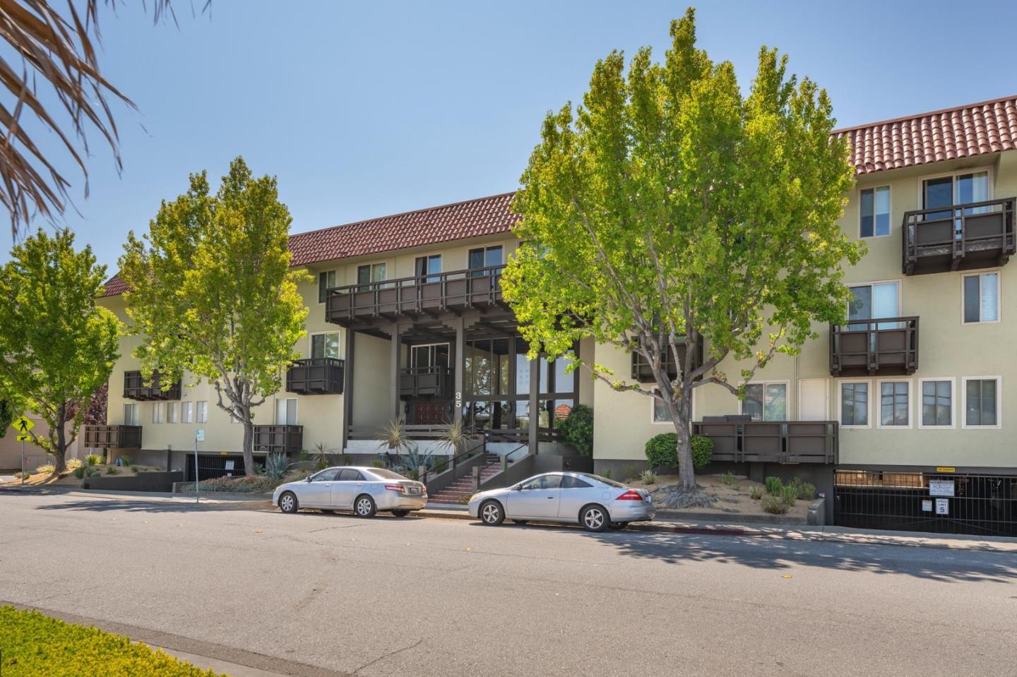 San Mateo, California, 94403, United States, 1 Bedroom Bedrooms, ,1 BathroomBathrooms,Residential,For Sale,1903625