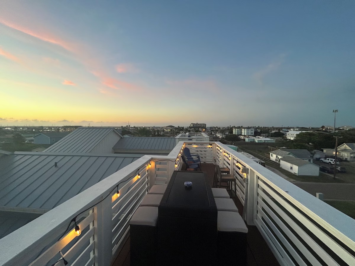 Port Aransas, Texas, 78373, United States, 5 Bedrooms Bedrooms, ,4 BathroomsBathrooms,Residential,For Sale,1982131