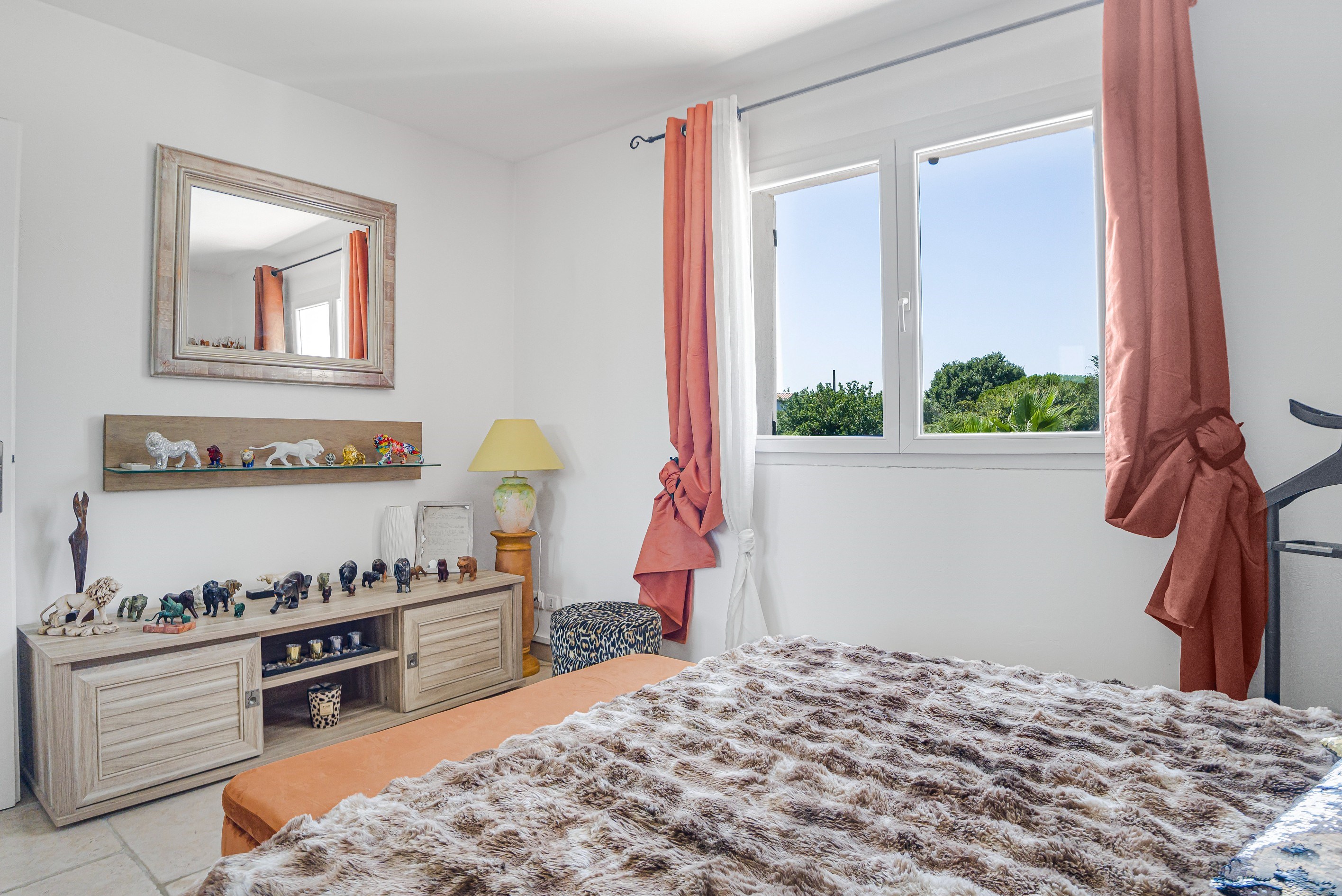  Villa with guest house, swimming pool and extension potential on 3,000 sq m of … - 物件實景
