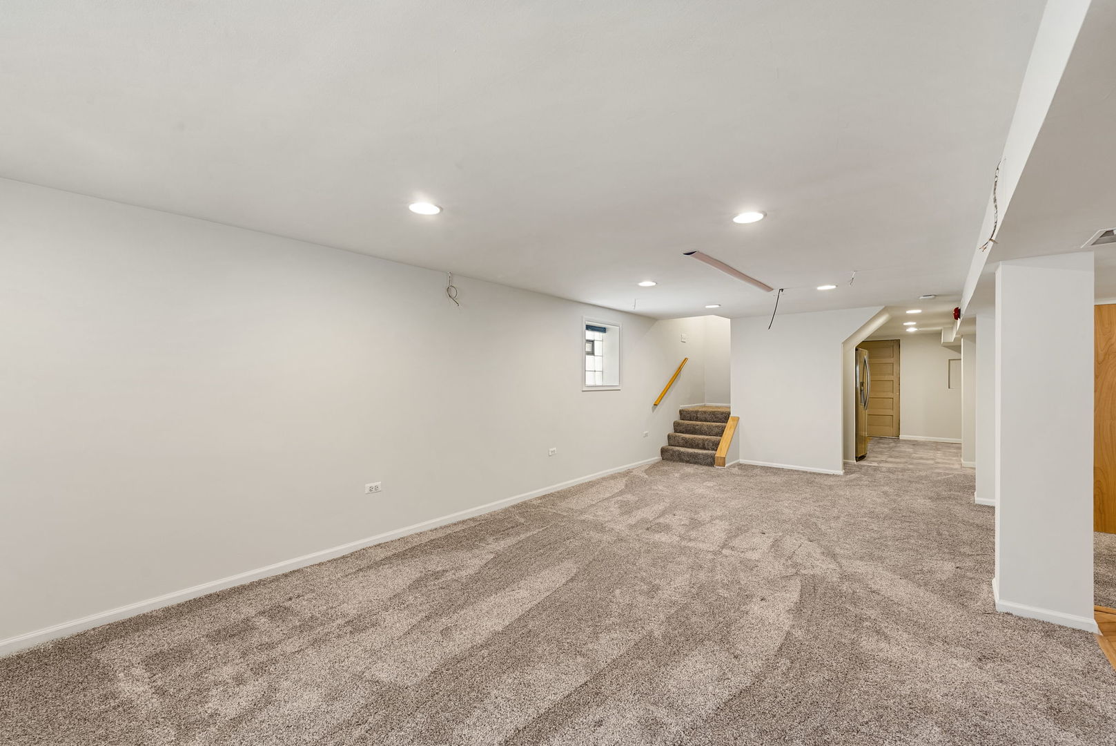 Chicago, Illinois, 60641, United States, 4 Bedrooms Bedrooms, ,3 BathroomsBathrooms,Residential,For Sale,1940244