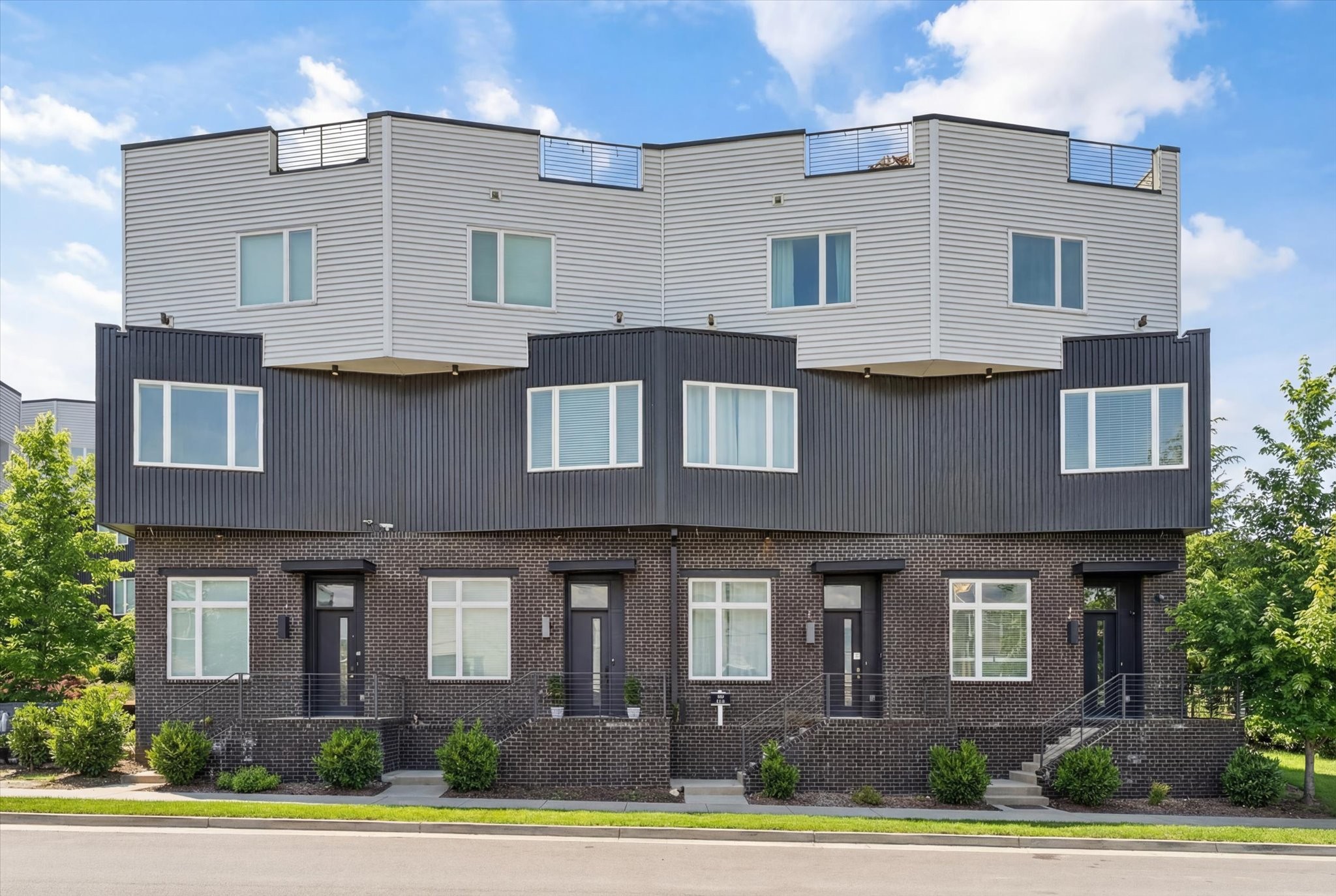 Nashville, Tennessee, 37209, United States, 4 Bedrooms Bedrooms, ,4 BathroomsBathrooms,Residential,For Sale,2005677