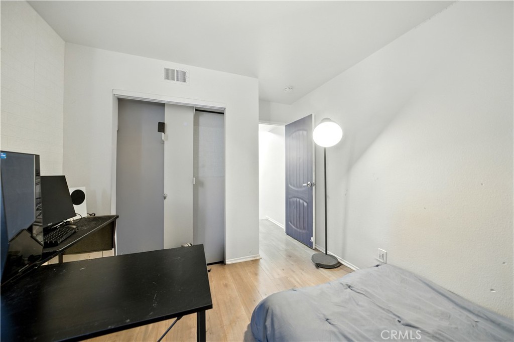 Van Nuys, California, 91405, United States, 3 Bedrooms Bedrooms, ,2 BathroomsBathrooms,Residential,For Sale,1927818