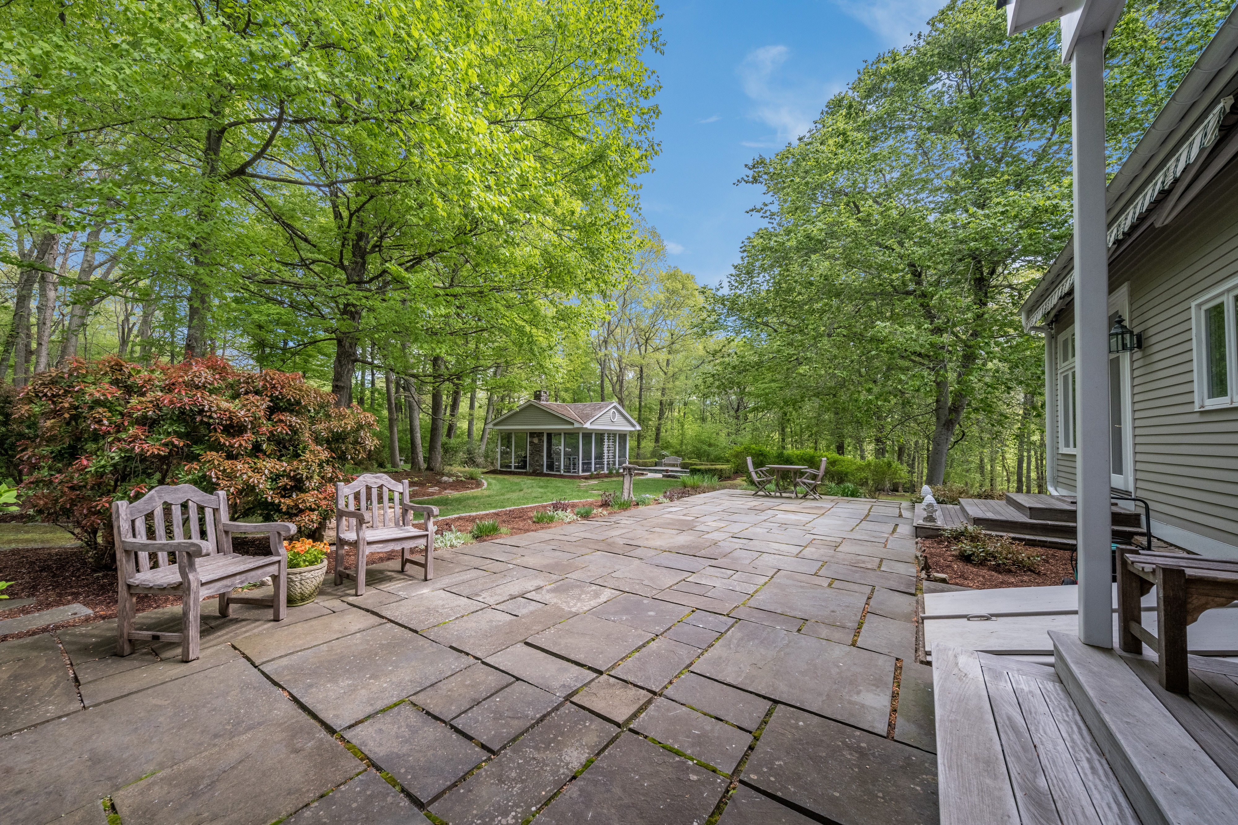  Stunning Custom Built Home on over 30 Acres of Bucolic Lane - 物件實景