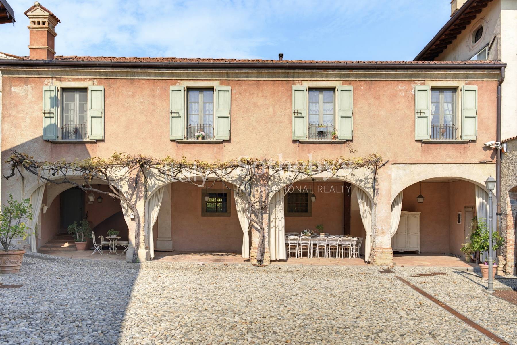  Magnificent Noble Palazzo with Vineyard in Franciacorta - 物件實景