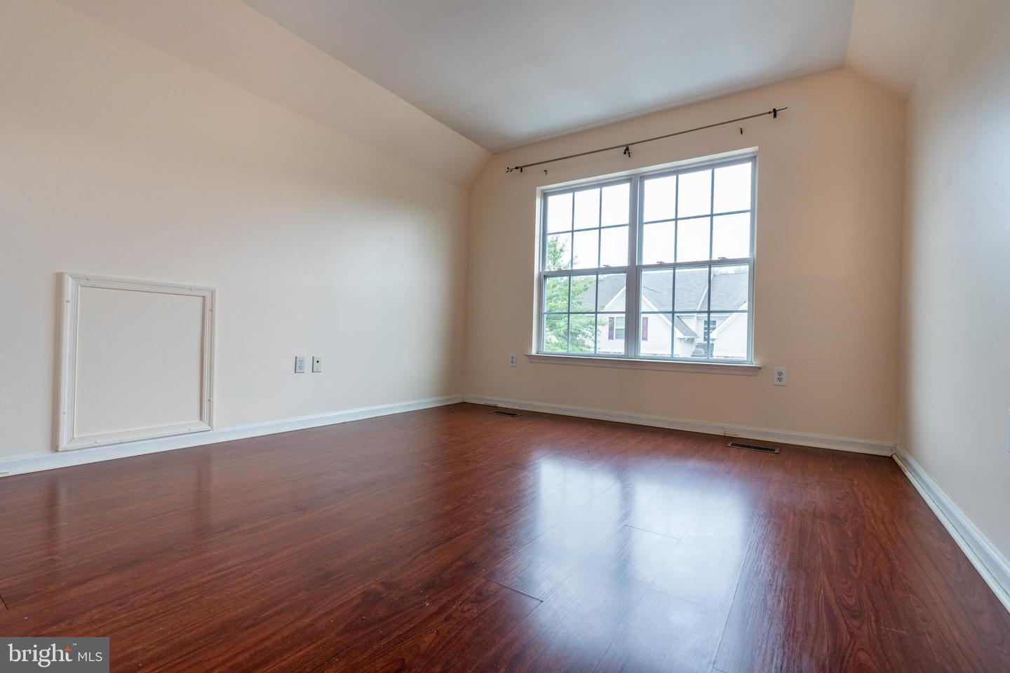 Pennington, New Jersey, 08534, United States, 3 Bedrooms Bedrooms, ,3 BathroomsBathrooms,Residential,For Sale,1939731