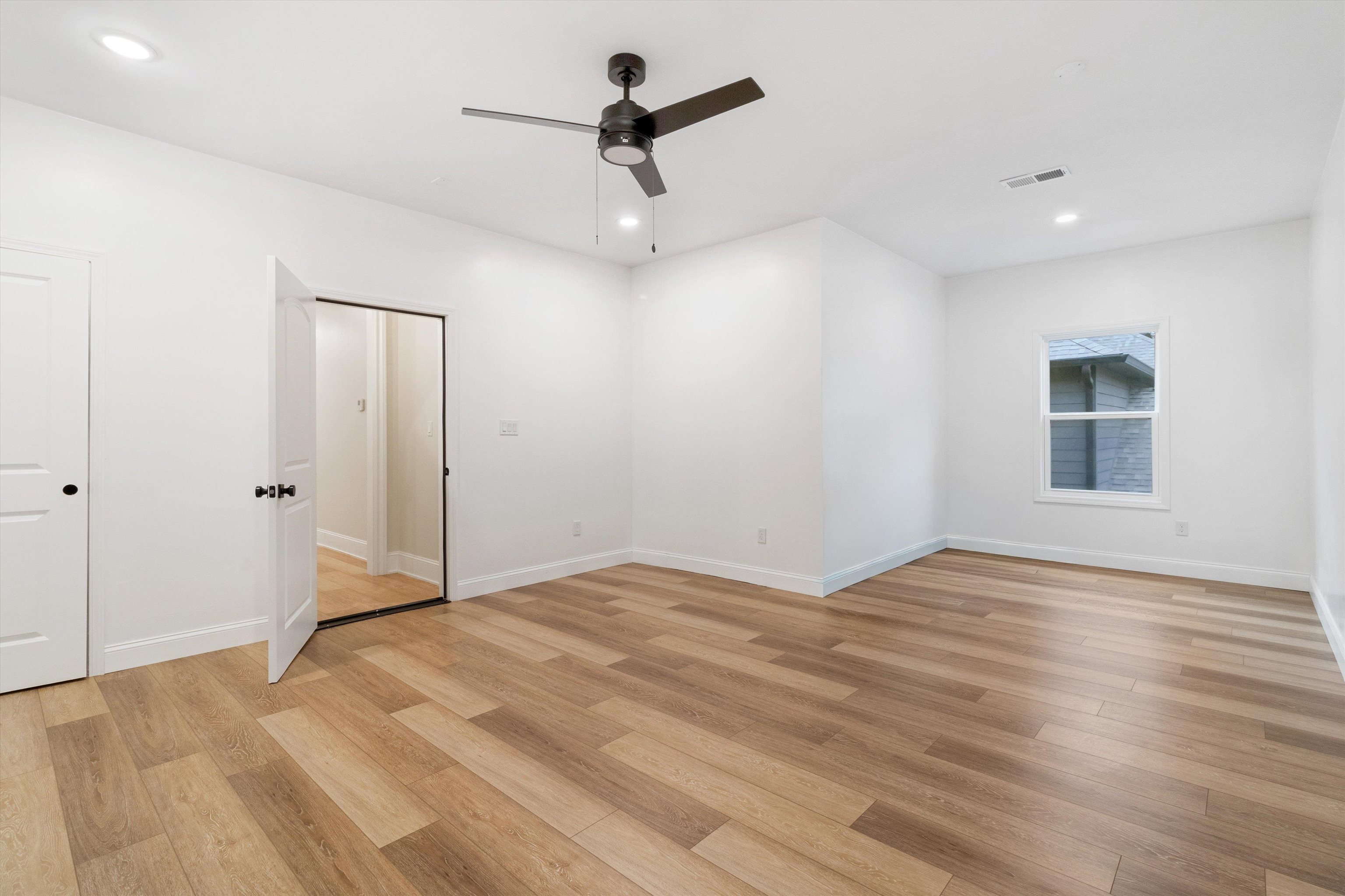 Jackson, Tennessee, 38301-5272, United States, 3 Bedrooms Bedrooms, ,3 BathroomsBathrooms,Residential,For Sale,2003469