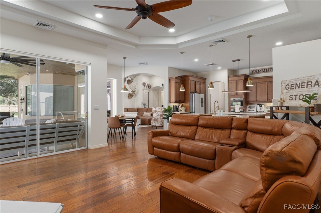 Crystal River, Florida, 34428, United States, 4 Bedrooms Bedrooms, ,4 BathroomsBathrooms,Residential,For Sale,1983688