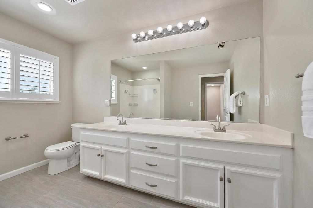 Roseville, California, 95747, United States, 6 Bedrooms Bedrooms, ,4 BathroomsBathrooms,Residential,For Sale,1940337