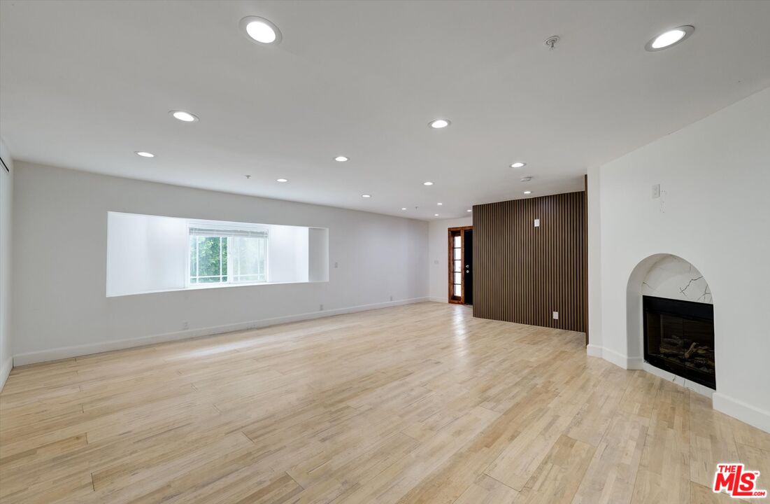 Beverly Hills, California, 90210, United States, 8 Bedrooms Bedrooms, ,3 BathroomsBathrooms,Residential,For Sale,1916732