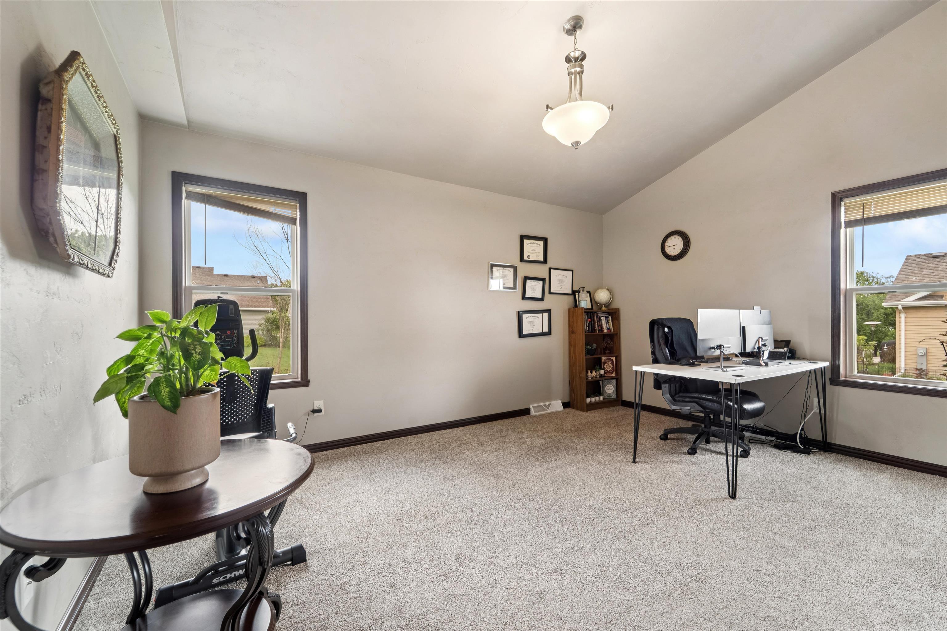 NEENAH, Wisconsin, 54956, United States, 4 Bedrooms Bedrooms, ,3 BathroomsBathrooms,Residential,For Sale,1988309