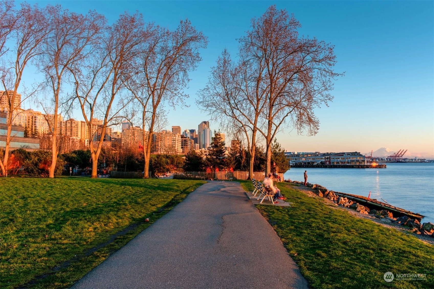 Seattle, Washington, 98121, United States, 1 Bedroom Bedrooms, ,Residential,For Sale,1983411