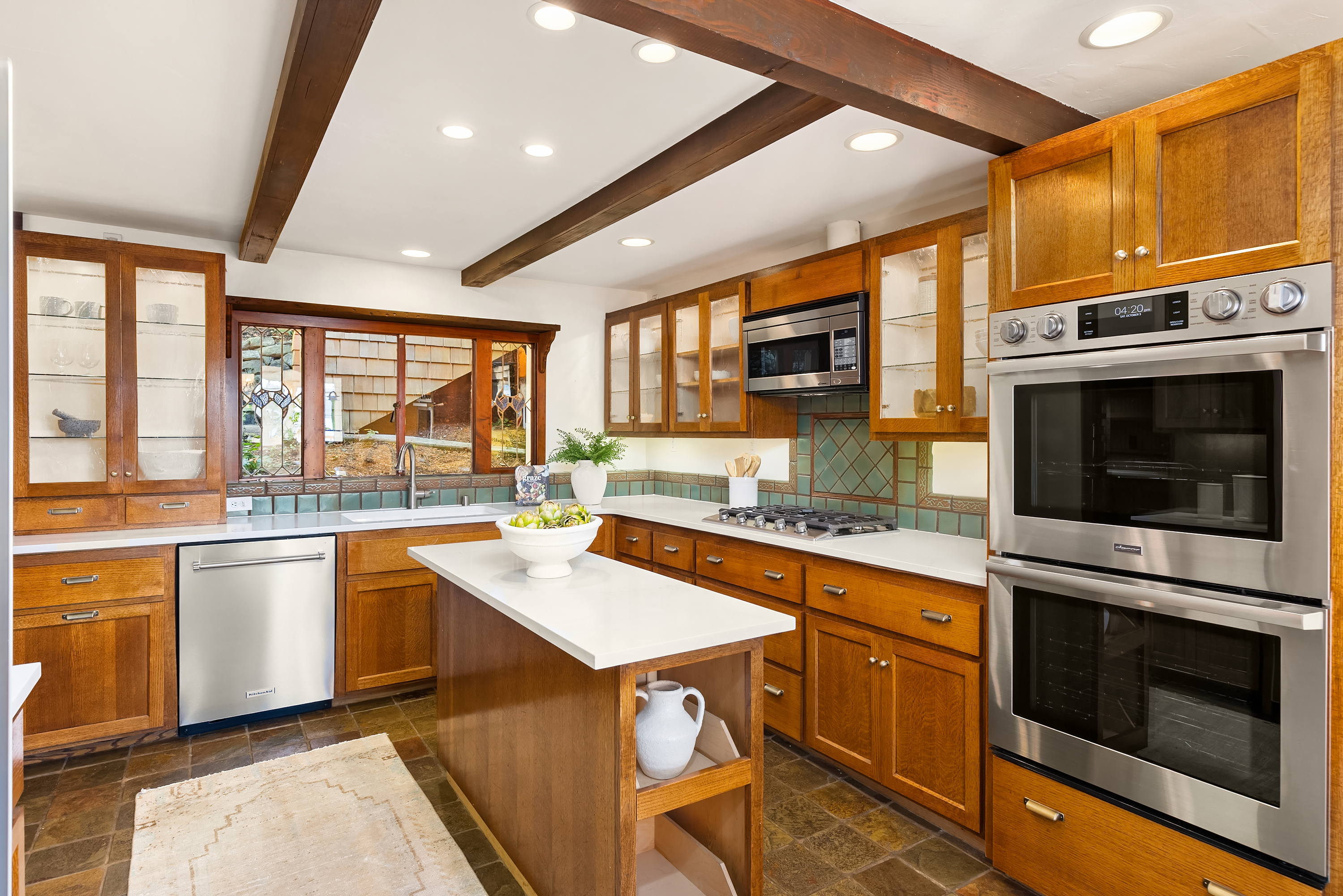 8405 Hansen Road Northeast, Bainbridge Island, WA 98110 - 物件實景