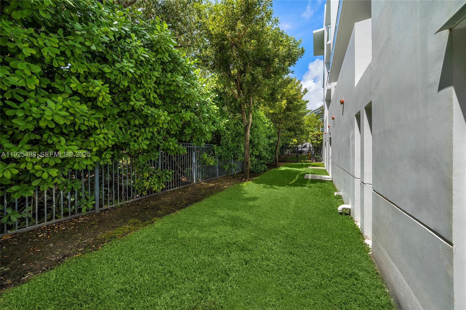 Miami Beach, Florida, 33139, United States, 3 Bedrooms Bedrooms, ,4 BathroomsBathrooms,Residential,For Sale,2003256