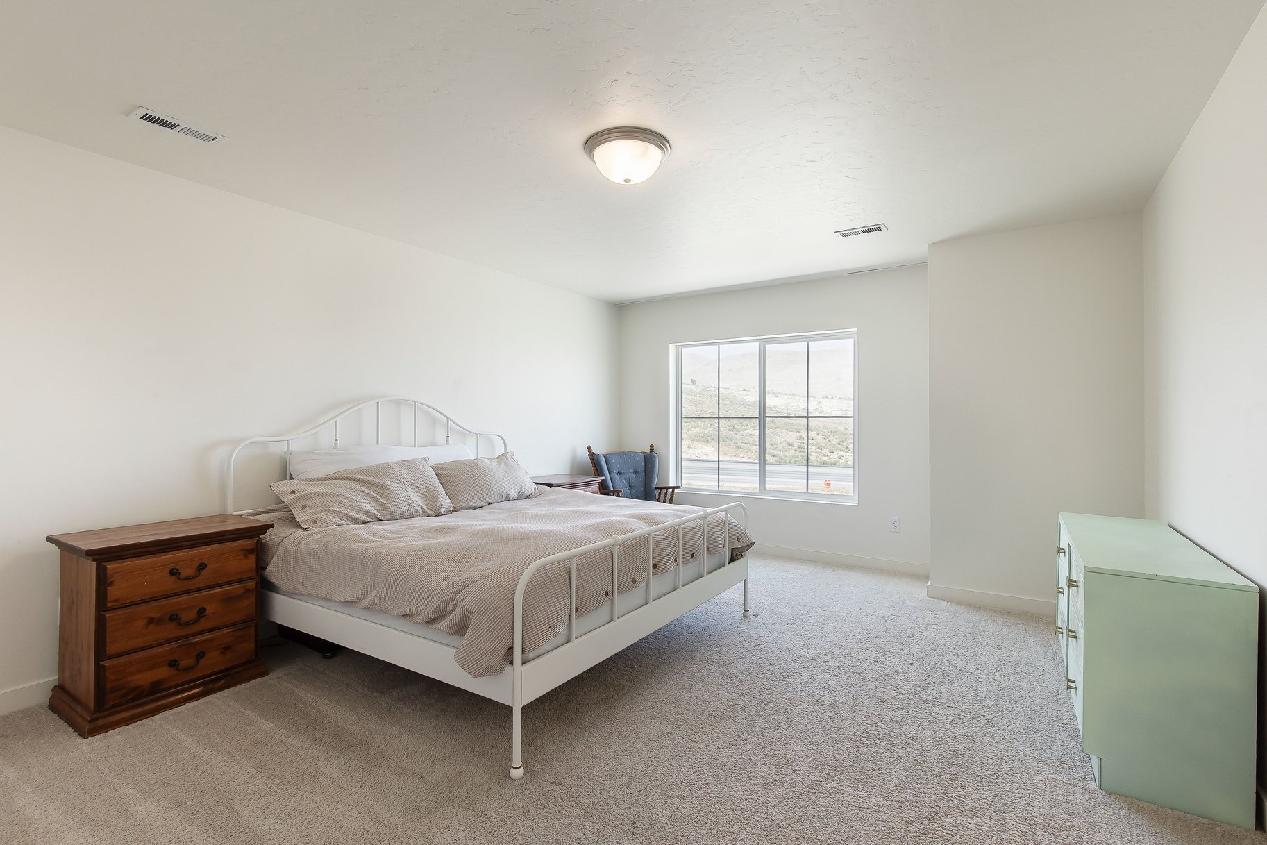  Bright & Quiet Townhome Ready to Be Your Next Home - 物件實景