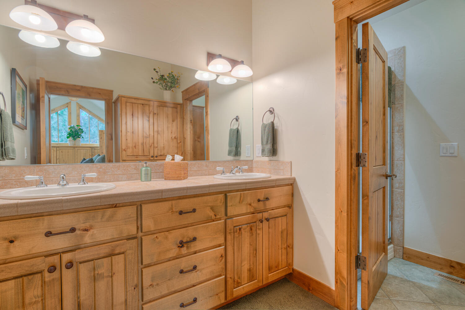 Bend, Oregon, 97707, United States, 4 Bedrooms Bedrooms, ,4 BathroomsBathrooms,Residential,For Sale,2005289