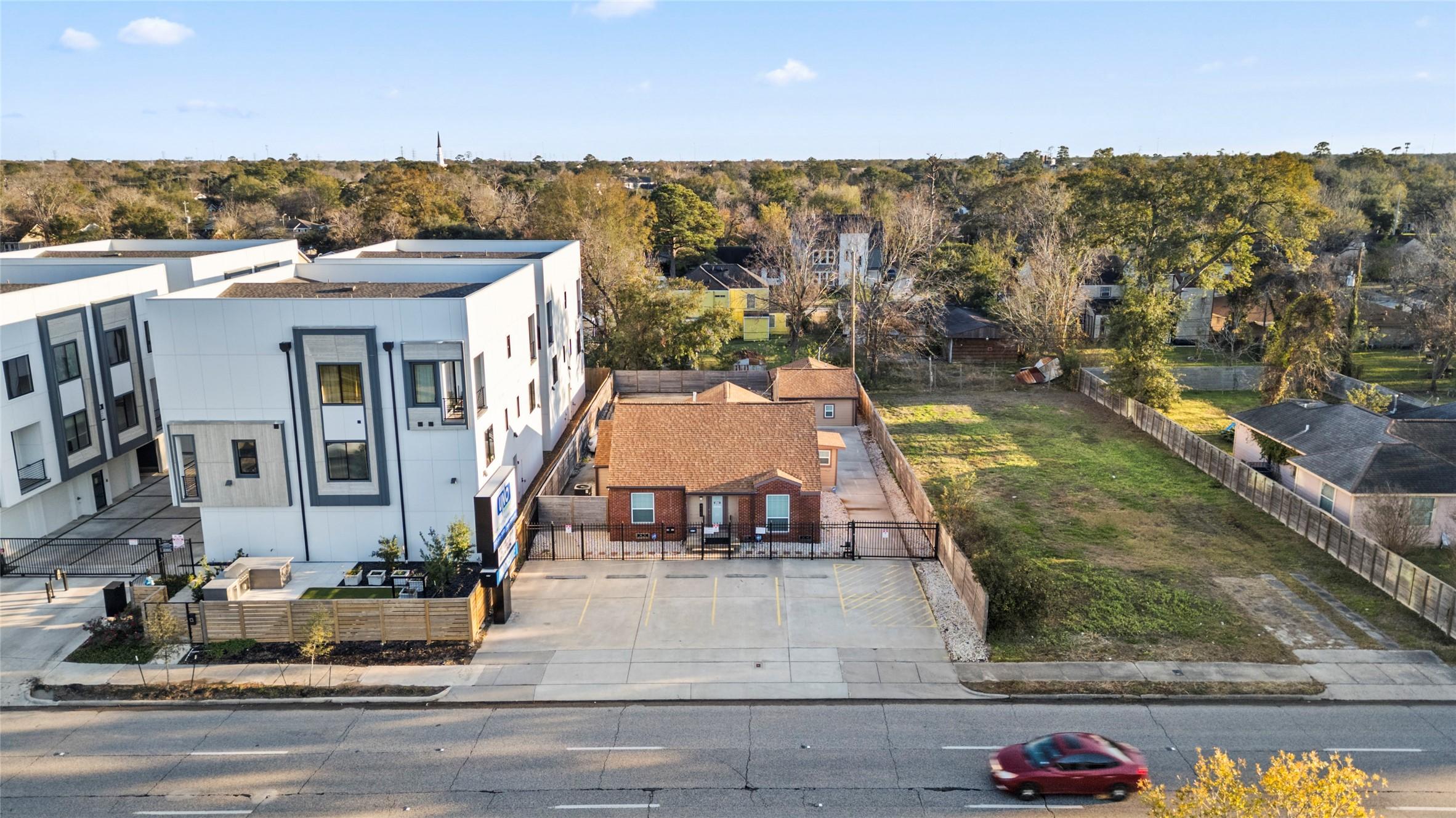 Houston, Texas, 77021, United States, 3 Bedrooms Bedrooms, ,1 BathroomBathrooms,Residential,For Sale,1687192