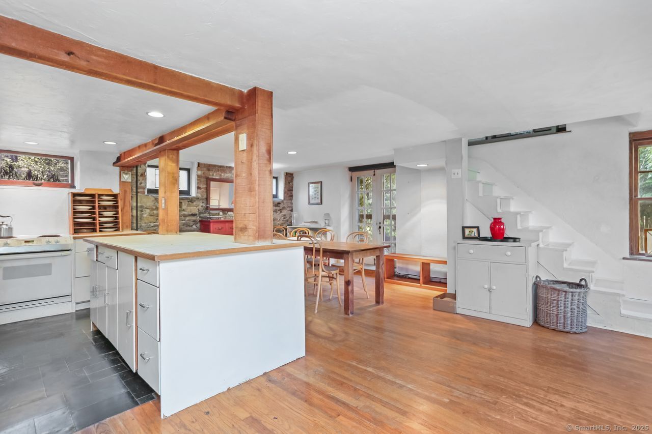 Westport, Connecticut, 06880, United States, 4 Bedrooms Bedrooms, ,3 BathroomsBathrooms,Residential,For Sale,1938739