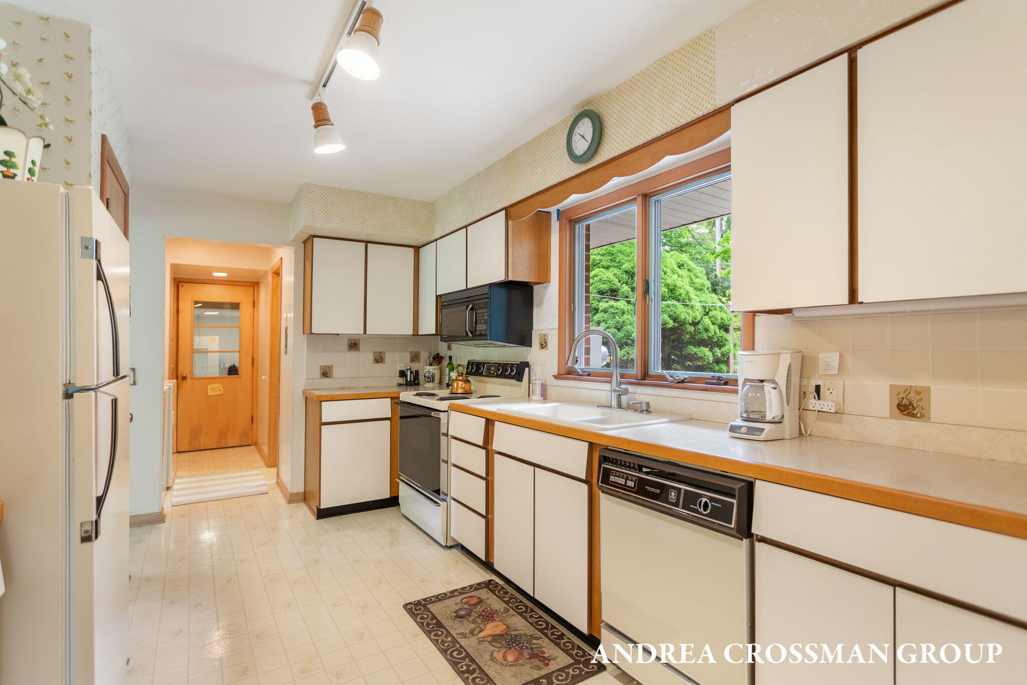 Fennville, Michigan, 49408, United States, 3 Bedrooms Bedrooms, ,2 BathroomsBathrooms,Residential,For Sale,1826575