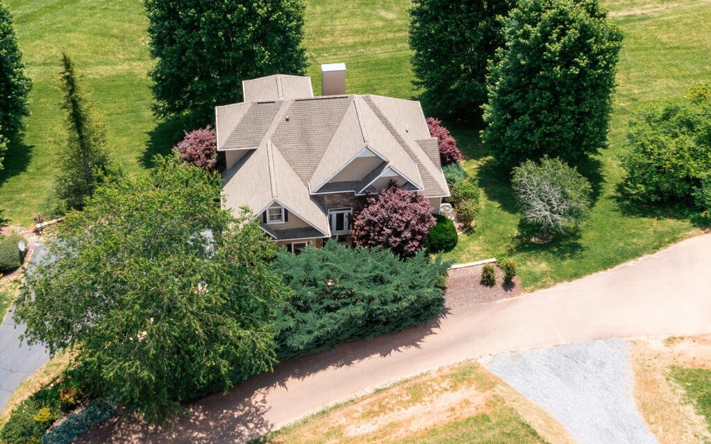 Hayesville, North Carolina, 28904, United States, 4 Bedrooms Bedrooms, ,4 BathroomsBathrooms,Residential,For Sale,1981181