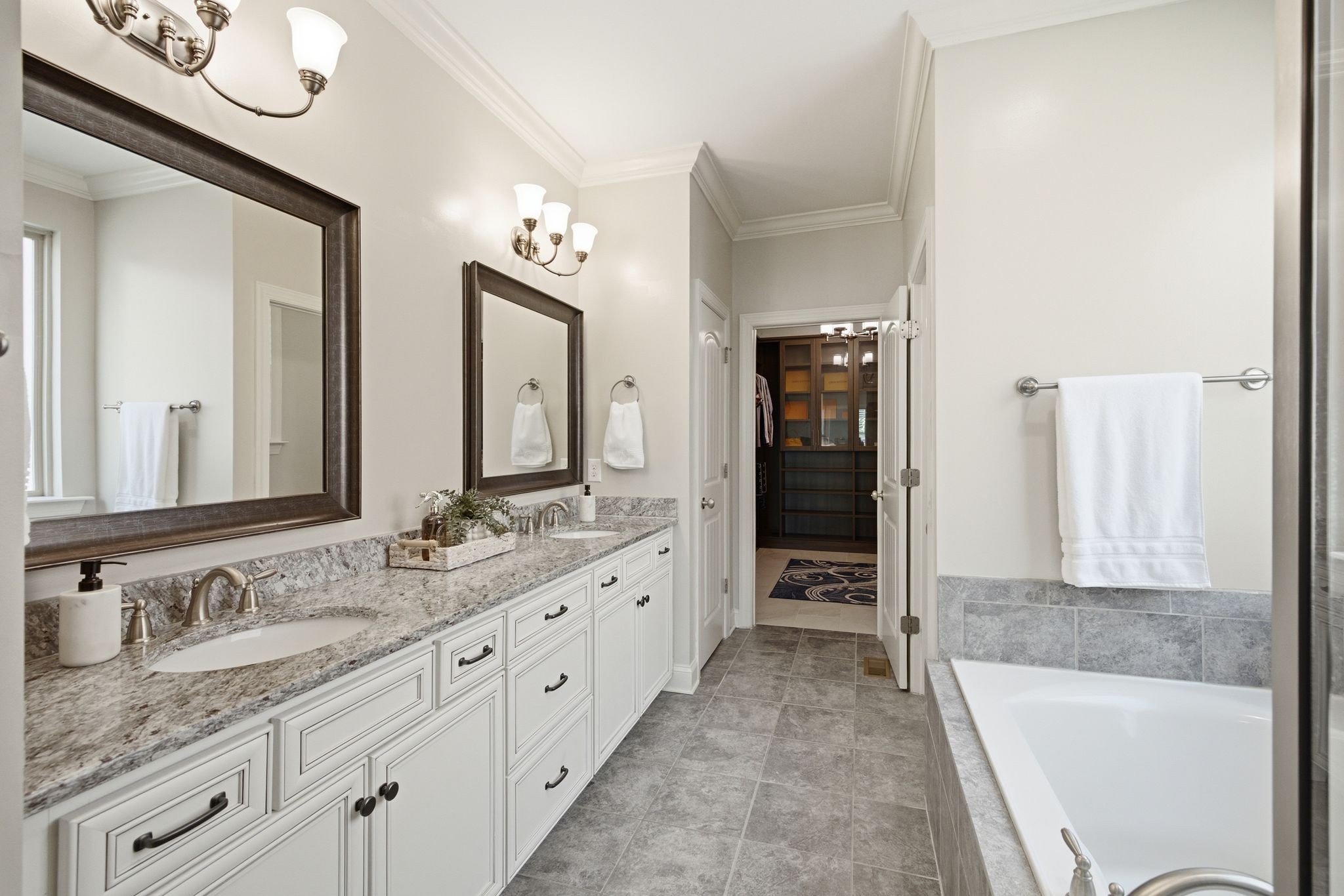  5146 Mountainbrook Circle, Hermitage, TN 37076 - 物件實景
