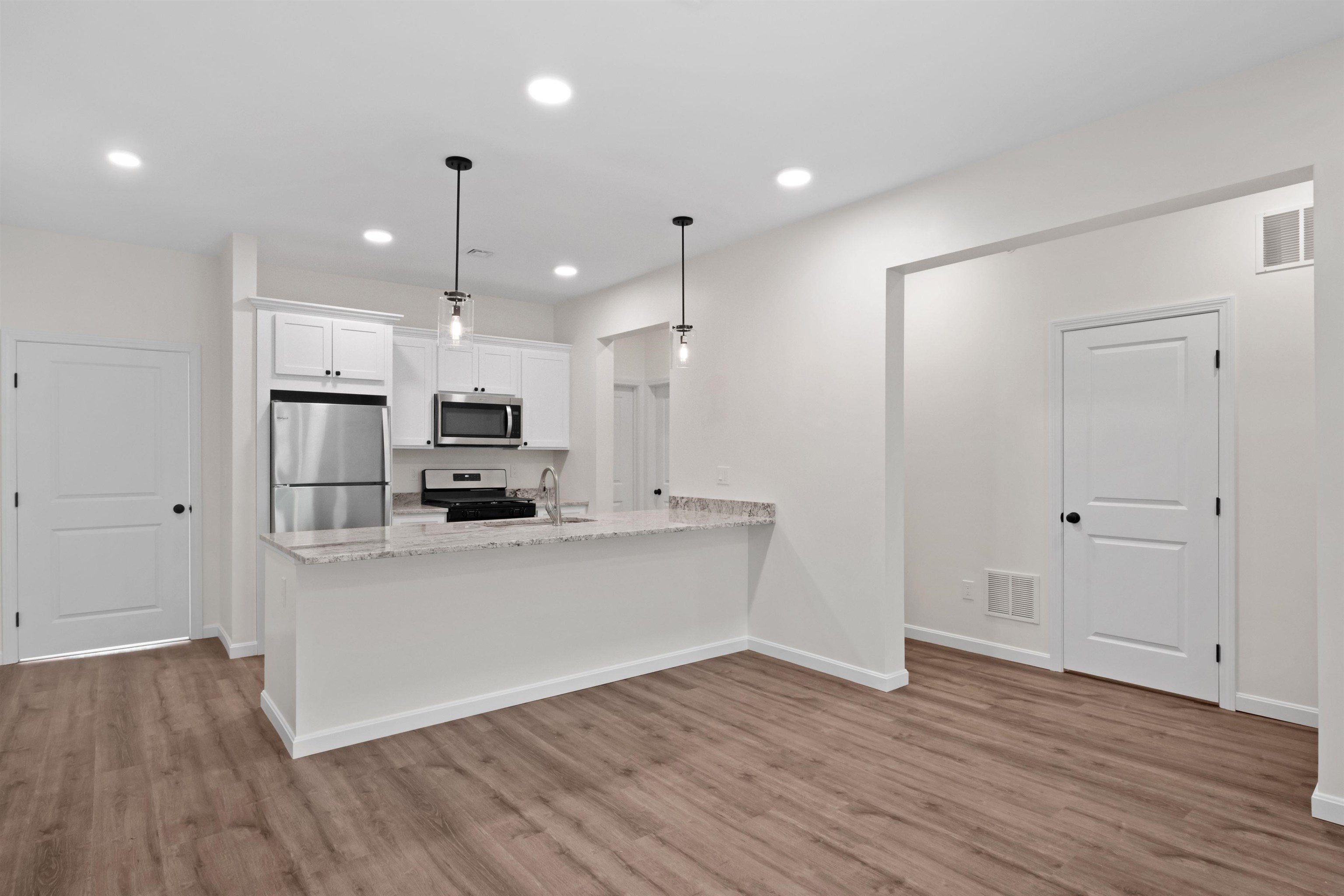 Lincoln, New Hampshire, 03251, United States, 4 Bedrooms Bedrooms, ,3 BathroomsBathrooms,Residential,For Sale,1922884