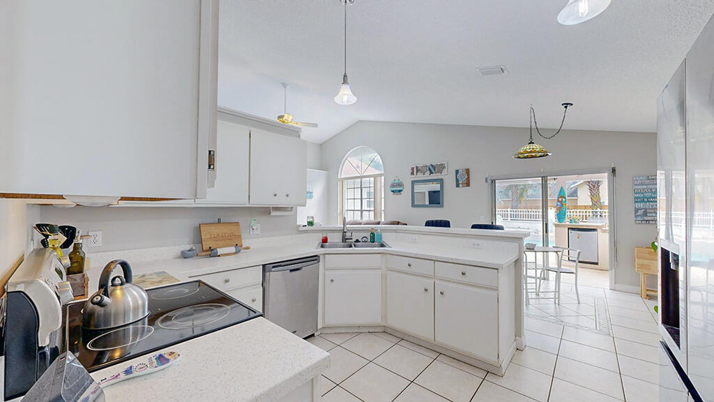 3329 Lake View Circle, Melbourne, Florida, 32934, United States, 4 Bedrooms Bedrooms, ,3 BathroomsBathrooms,Residential,For Sale,3329 Lake View Circle,1482644
