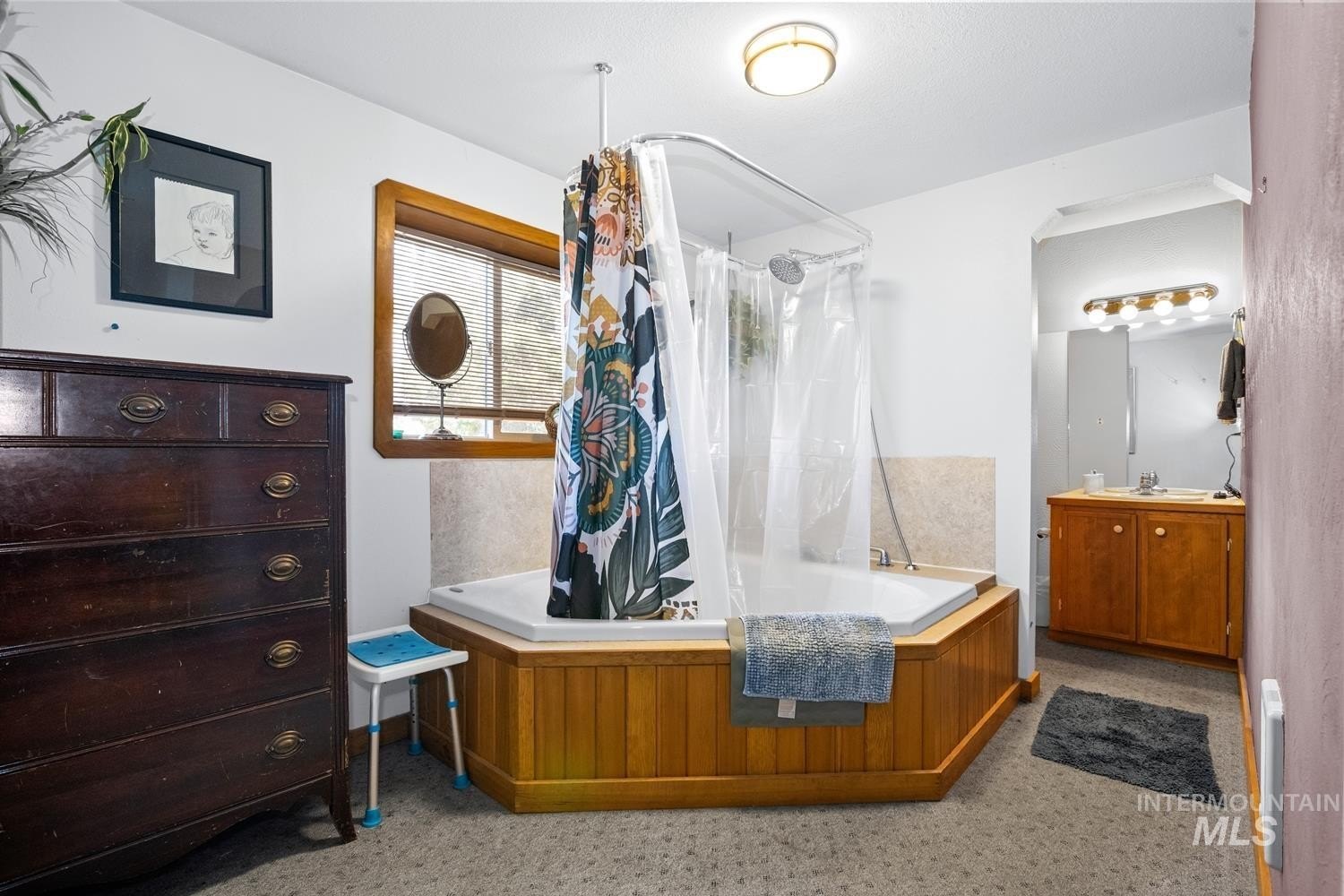 McCall, Idaho, 83638, United States, 3 Bedrooms Bedrooms, ,2 BathroomsBathrooms,Residential,For Sale,2048861