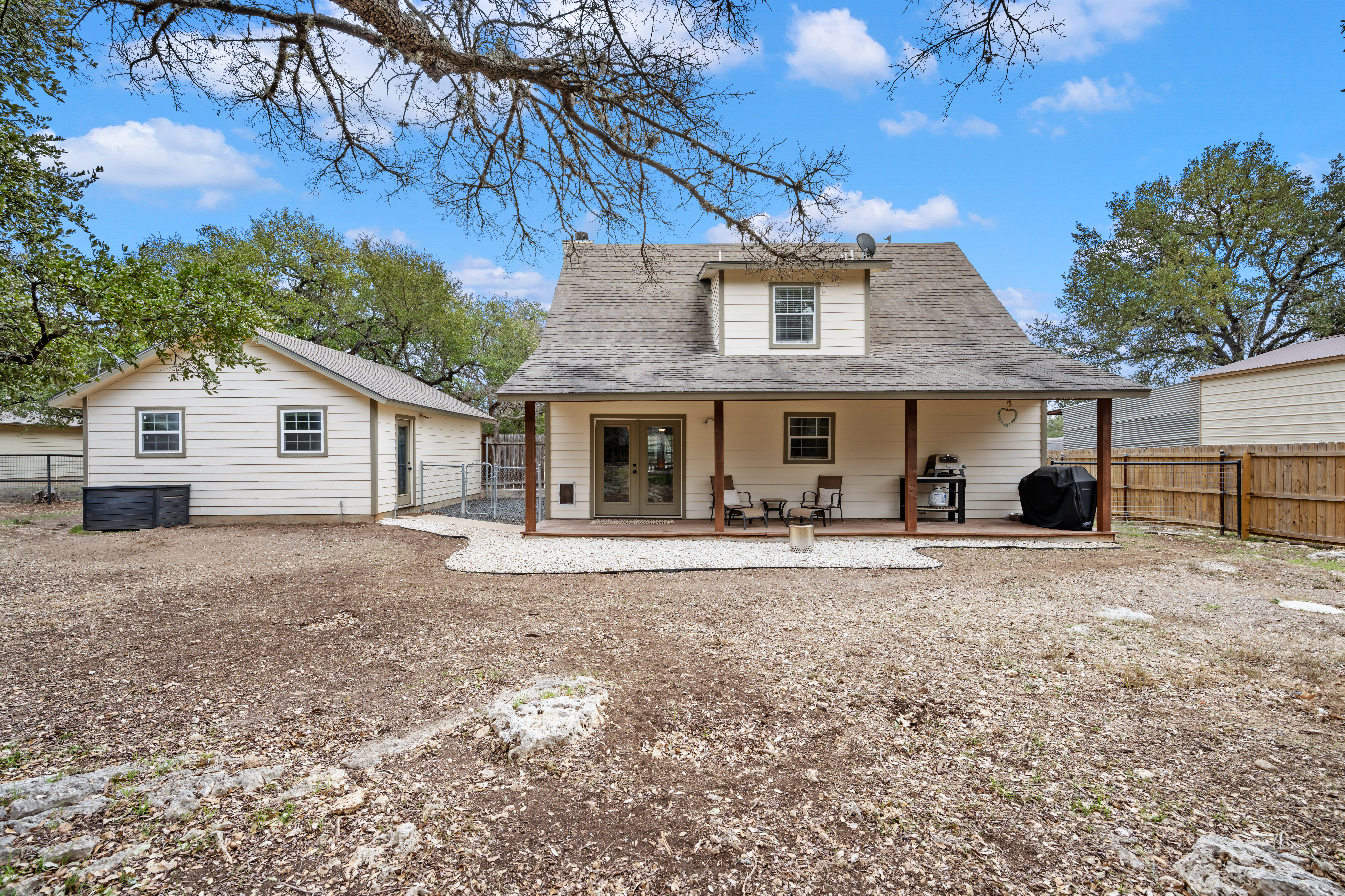  Updated Hill Country Gem with Community Parks and River Access - 物件實景