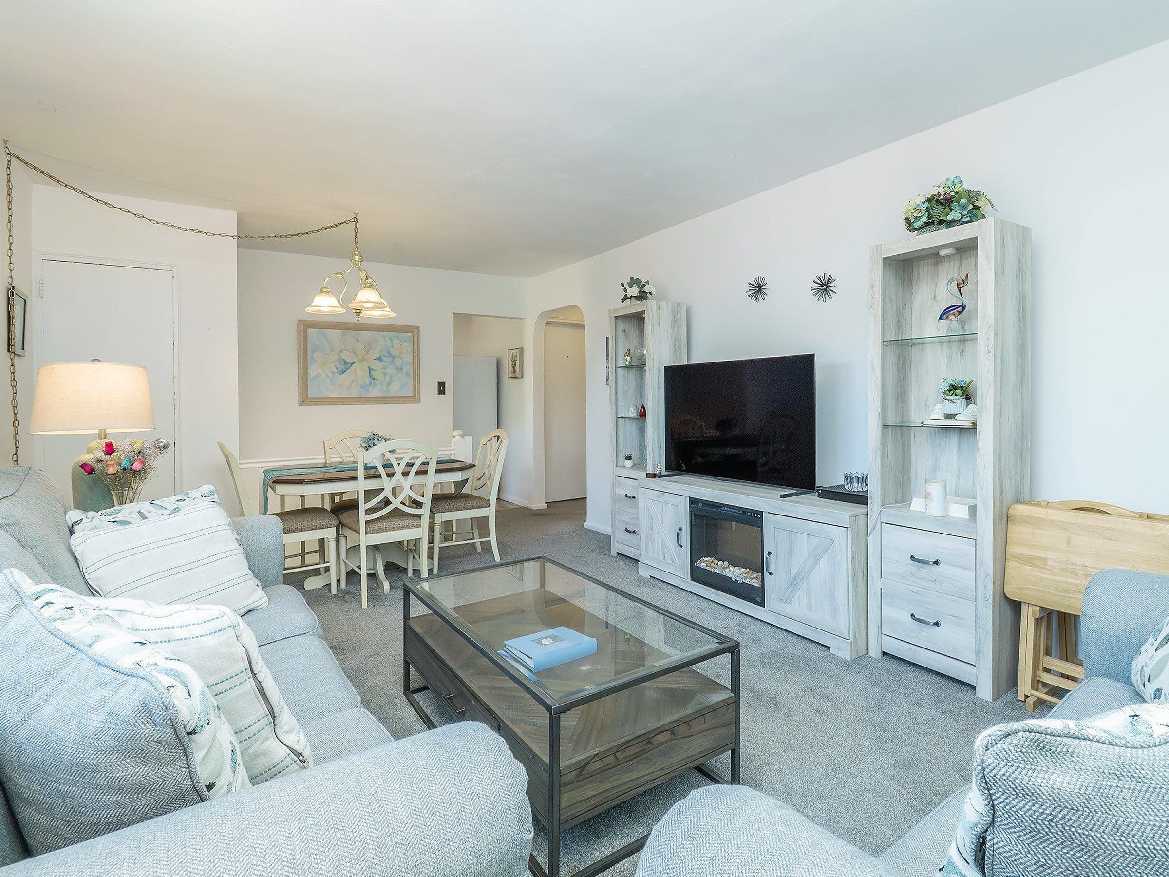  220-10 75th Avenue, Oakland Gardens, NY, 11364 - 物件實景